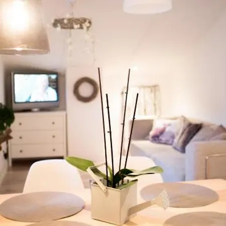 شقة Agapella Apartamenty- Apartament Centrum Fitzcarraldo سوبوت